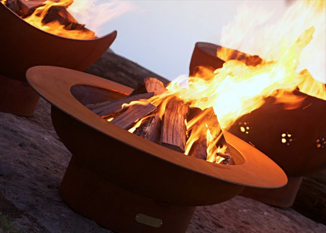 Fire Pit Art Saturn Wood Fire Pit with Lid